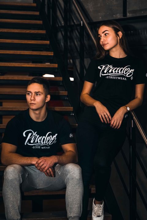 "PIRADOS STREETWEAR" -CAMISETA, NEGRO