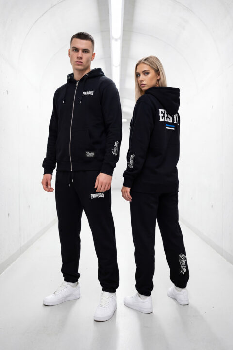 "PIRADOS x BLOCK 2.0" -COLLEGEHOUSUT, MUSTA