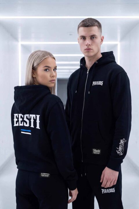 "BLOCK 2.0 x EESTI" -VETOKETJUHUPPARI, MUSTA